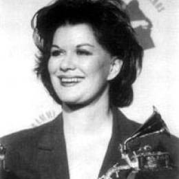  K.T.Oslin